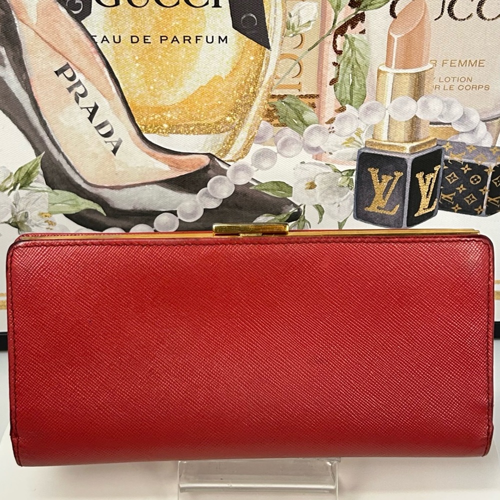 PRADA Saffiano Leather Kisslock Long Wallet 😍❤️🔥 - Picture 9 of 17